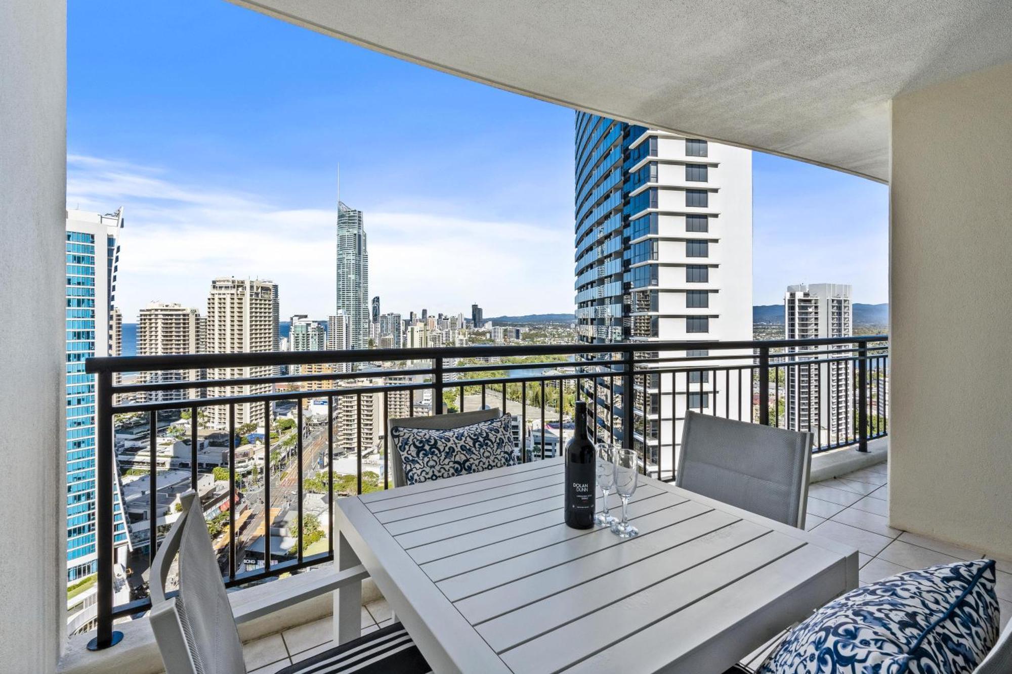 Chevron Renaissance Surfers Paradise Mid Week Madness Deal - Q Stay Gold Coast Eksteriør billede