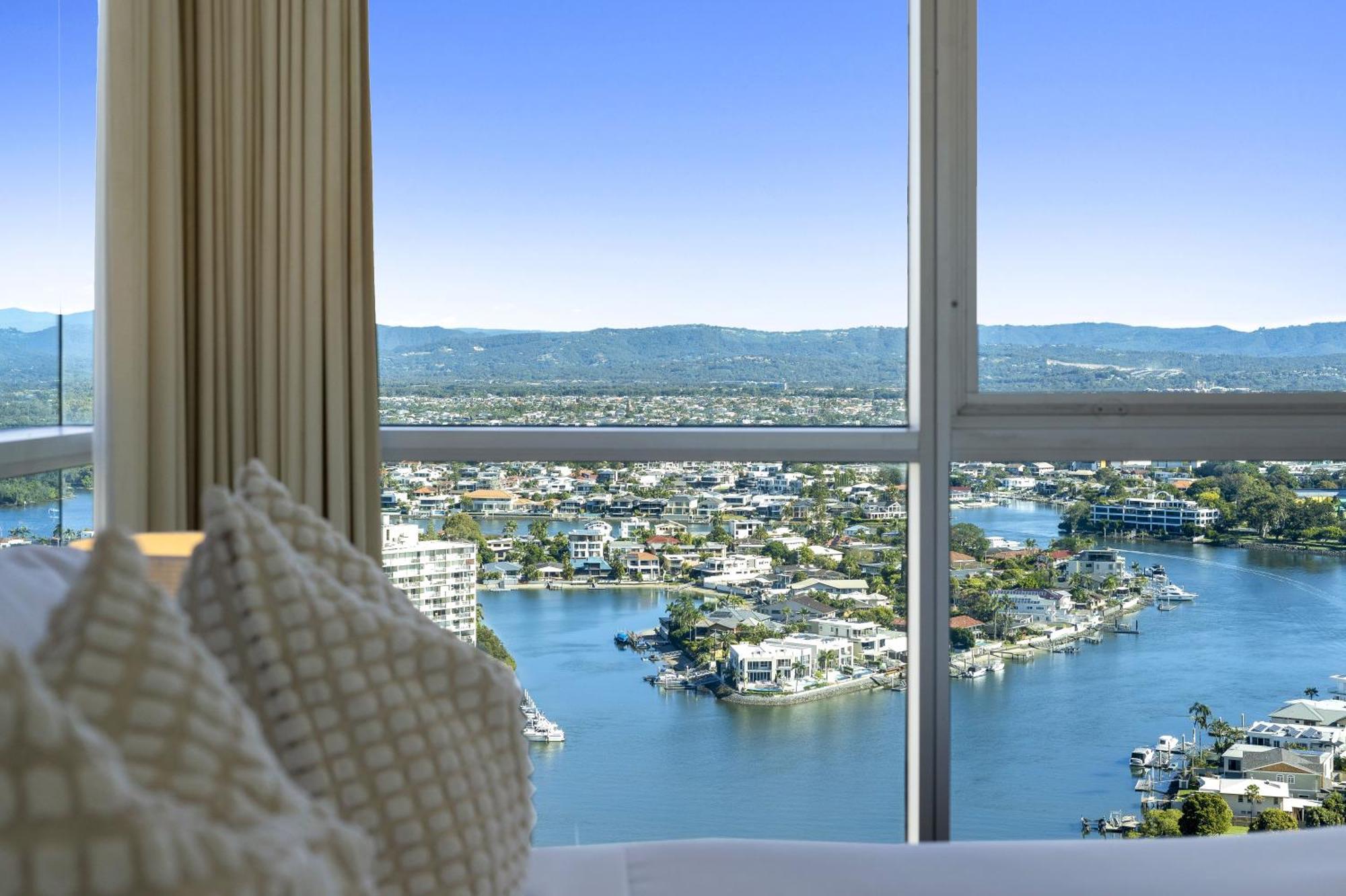 Chevron Renaissance Surfers Paradise Mid Week Madness Deal - Q Stay Gold Coast Eksteriør billede